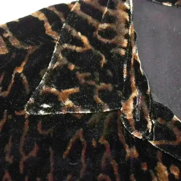 VINTAGE CHICO'S 80s 90s Silk Blend Velour Velvet Cheetah Print Button Up Top Med - Picture 4 of 12